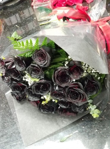 Wrap Black Roses